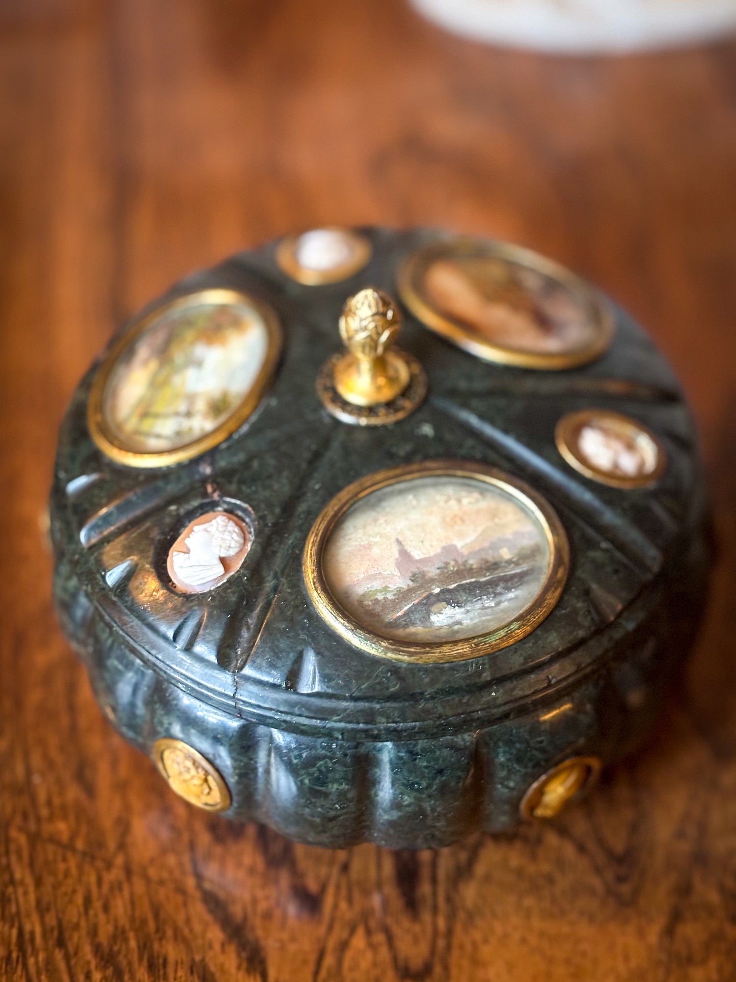 Grand Tour Serpentine Marble Inkwell, Italian, c.1820